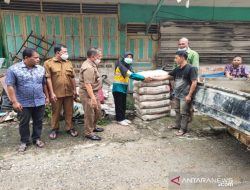 PMII Madina – PT SMGP bantu korban kebakaran di Kotasiantar